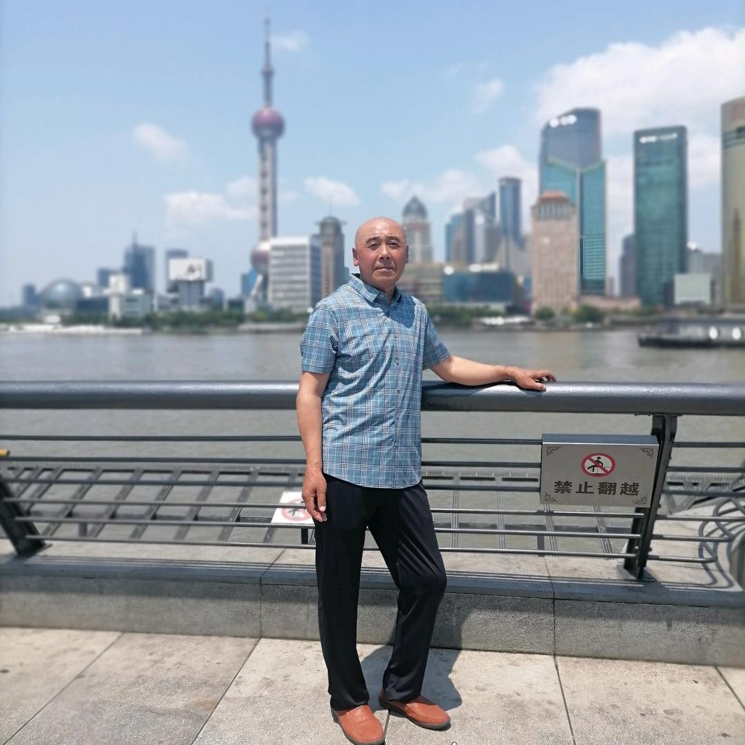 阳光彬哥