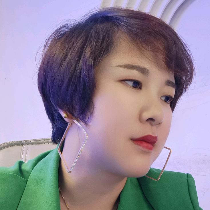 ^O^小鱼儿卖灯具的小姐姐