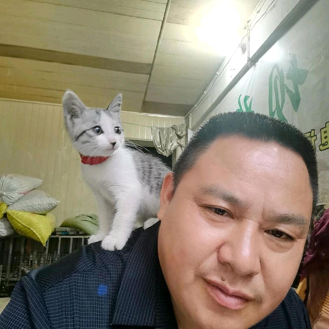何昌文