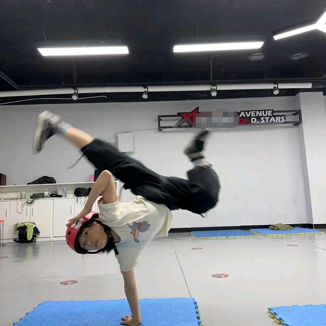 小小王一博