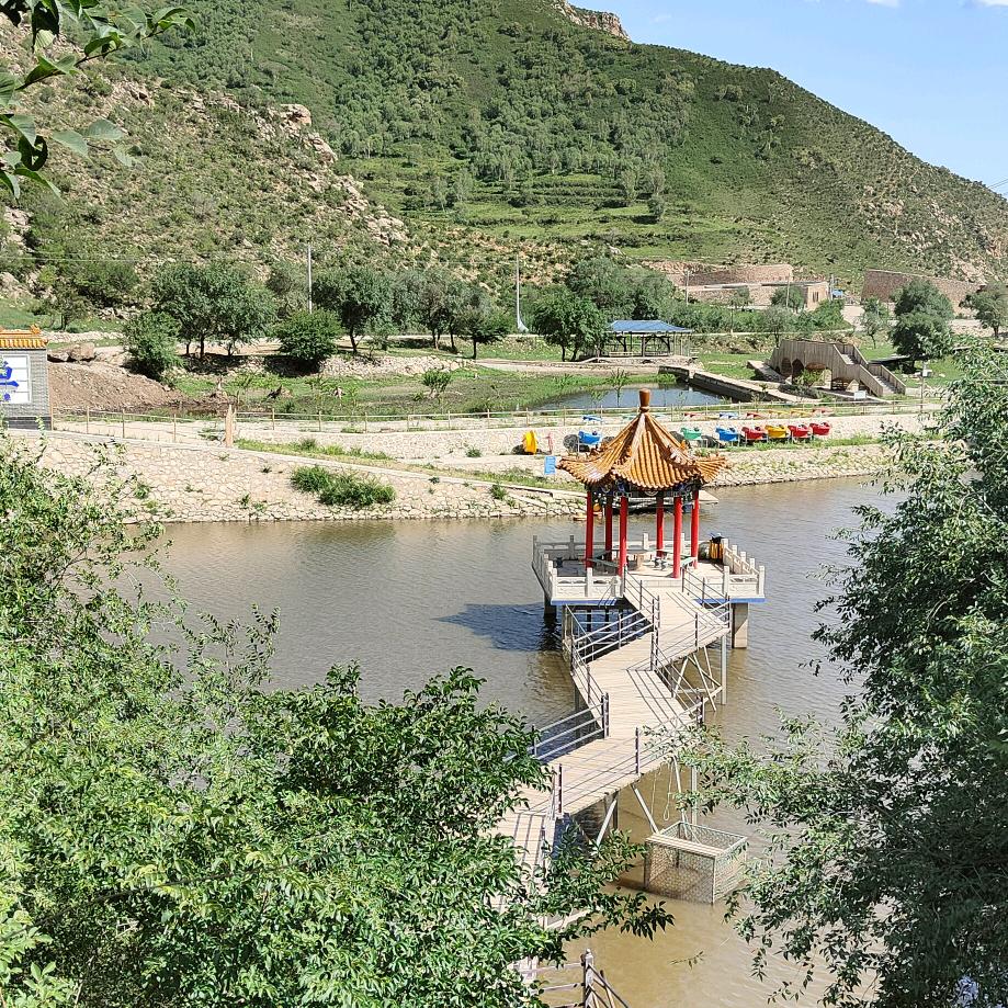 在黄昏里散步