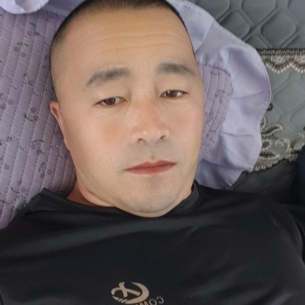 长年收稻草，卖草