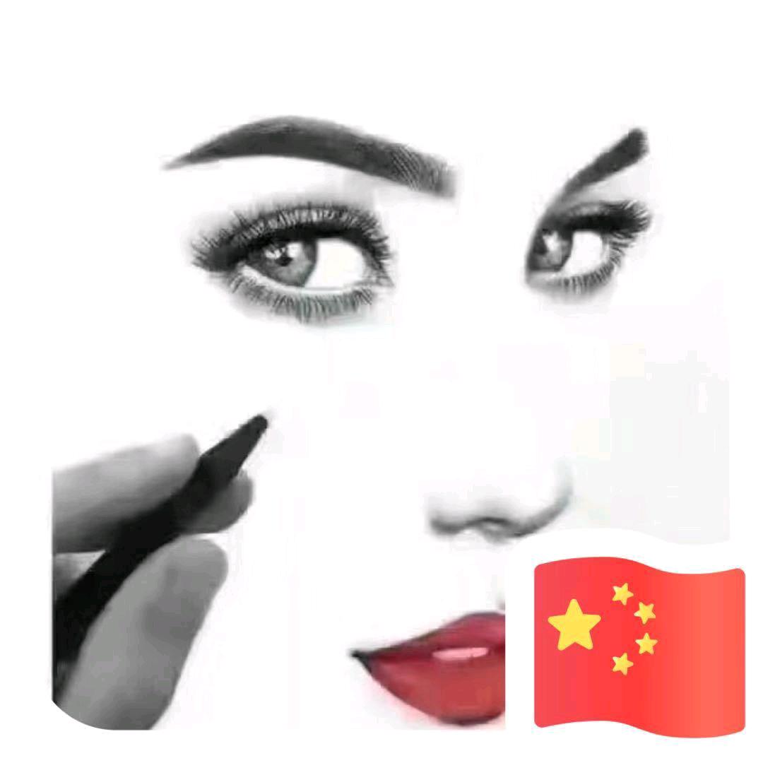 青青/