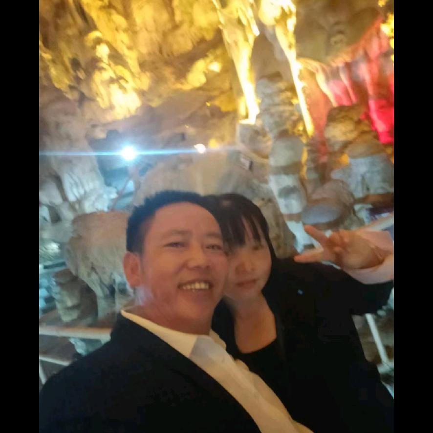 小何哥