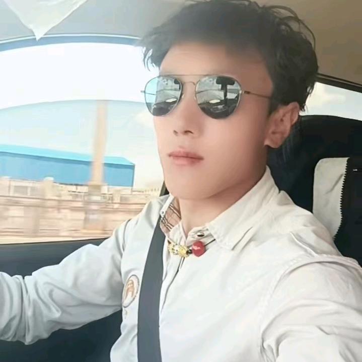 那曲男孩，