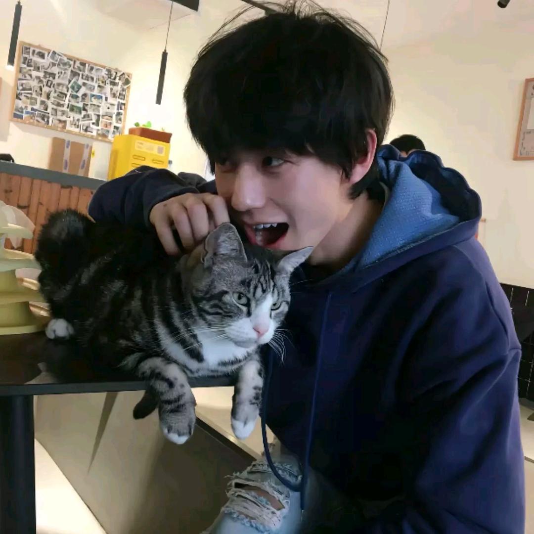 b一.