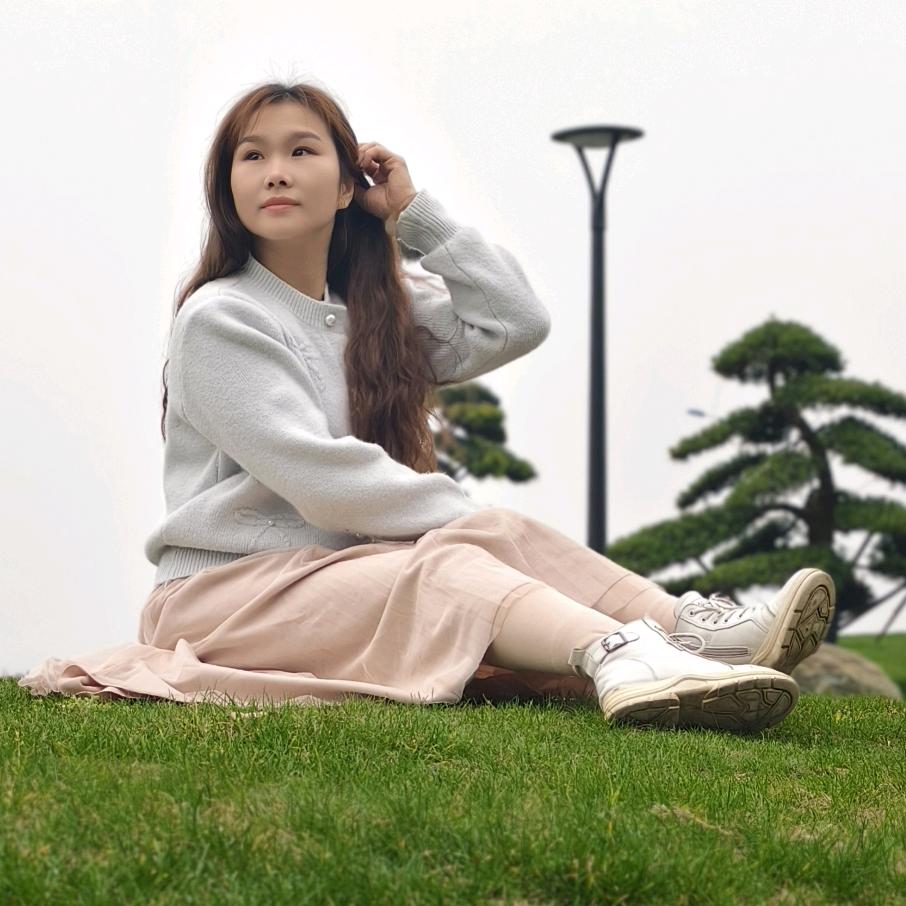 鹿晞轻奢男女装小美姐姐