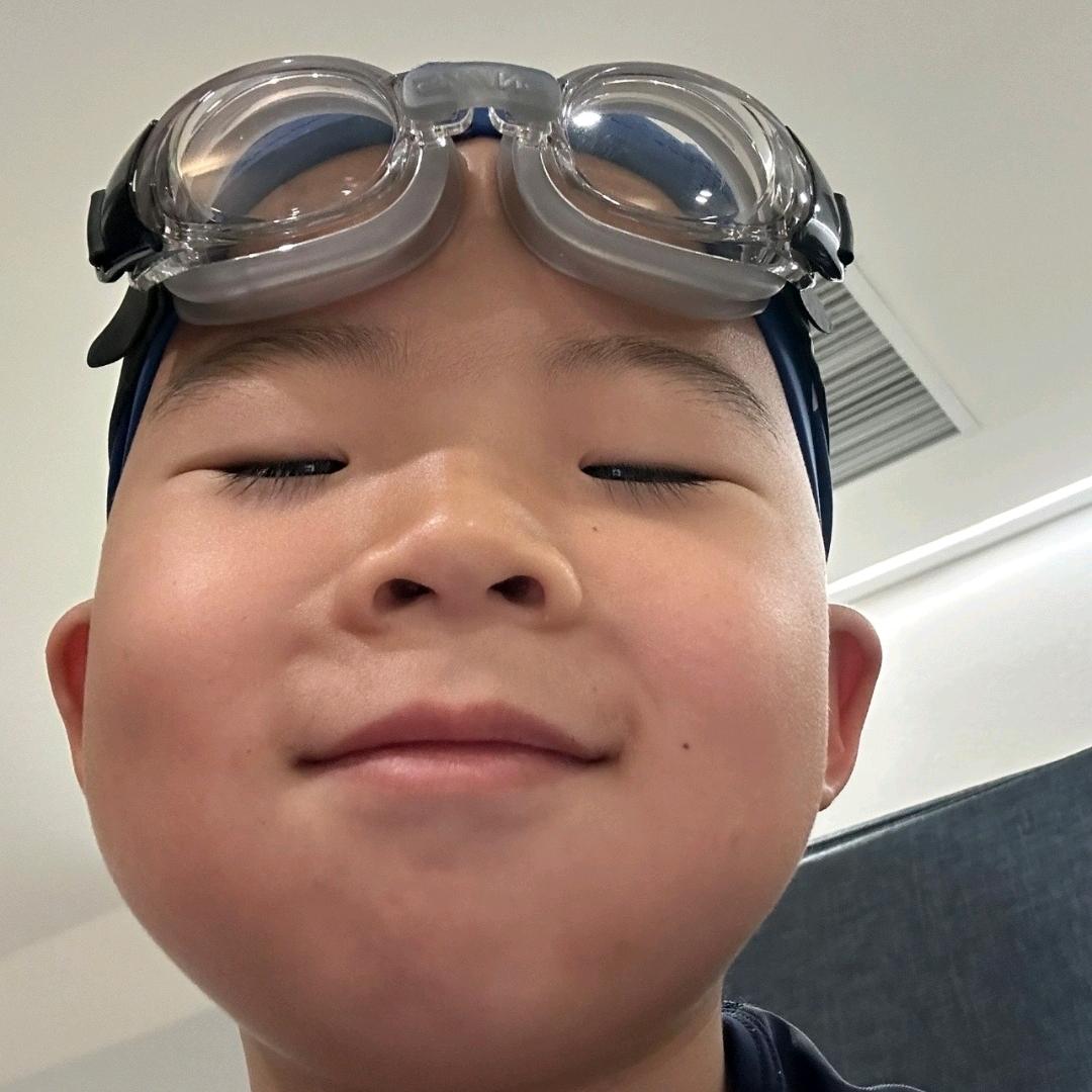 开不了口。