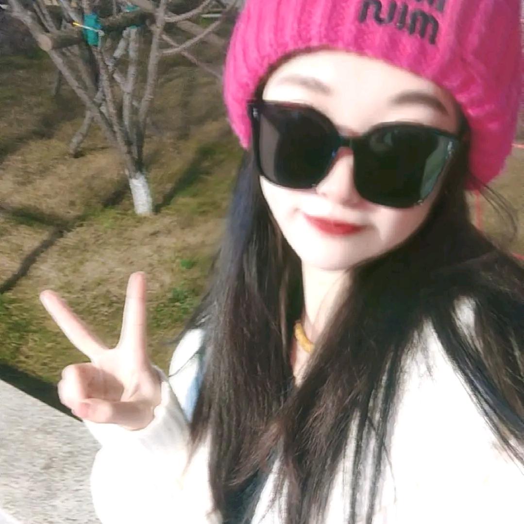 琪琪喜欢喝奶茶