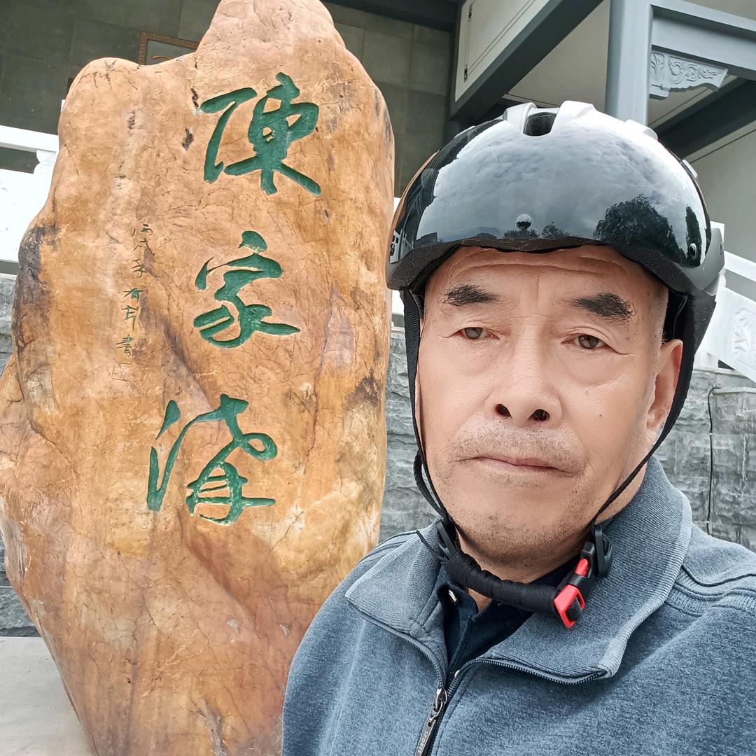 大漠飞雪（爱骑行）