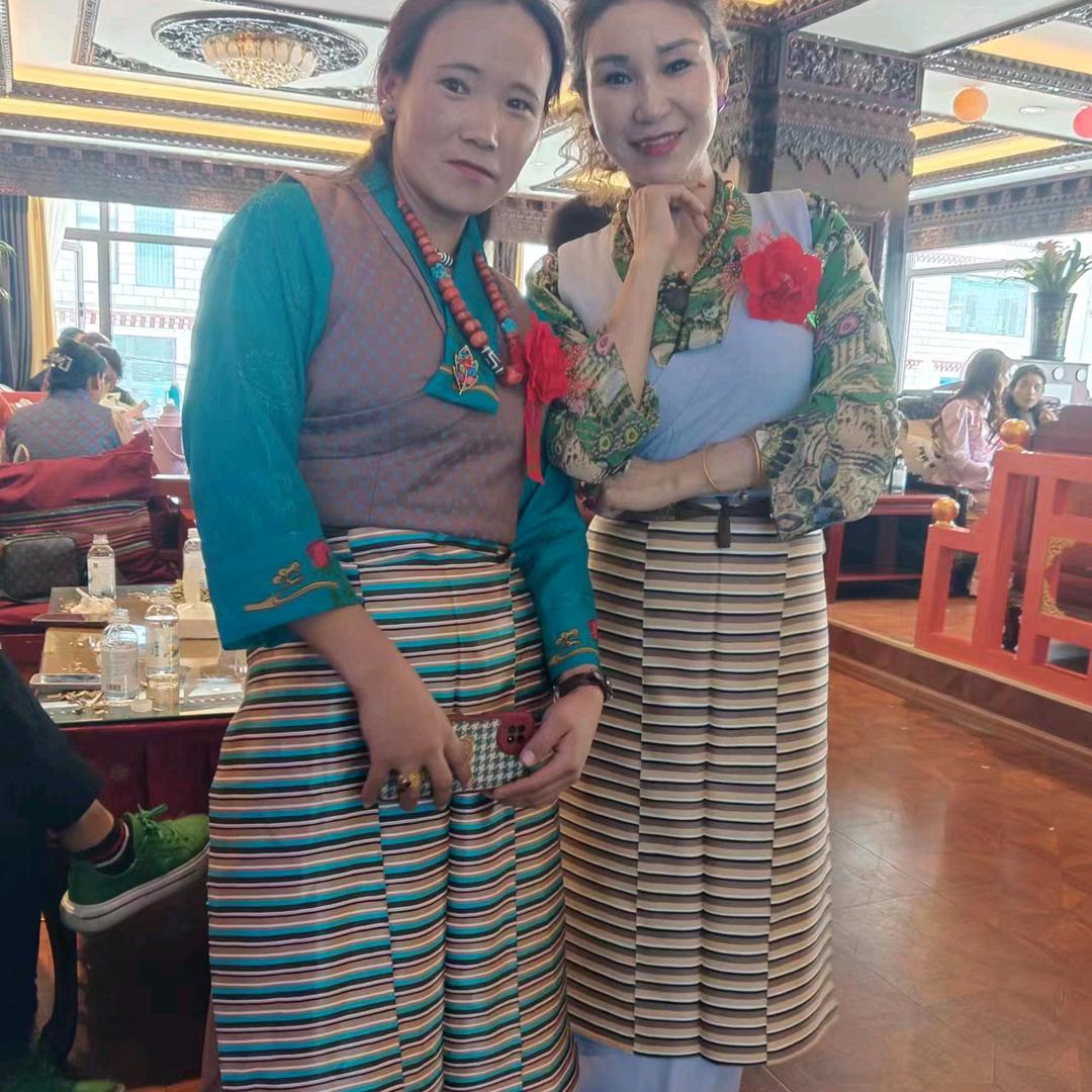 扎曲护肤品收代理。