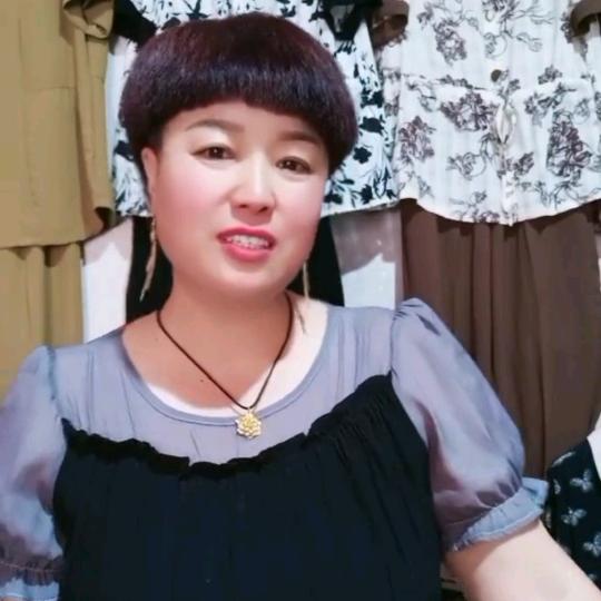 李英服装