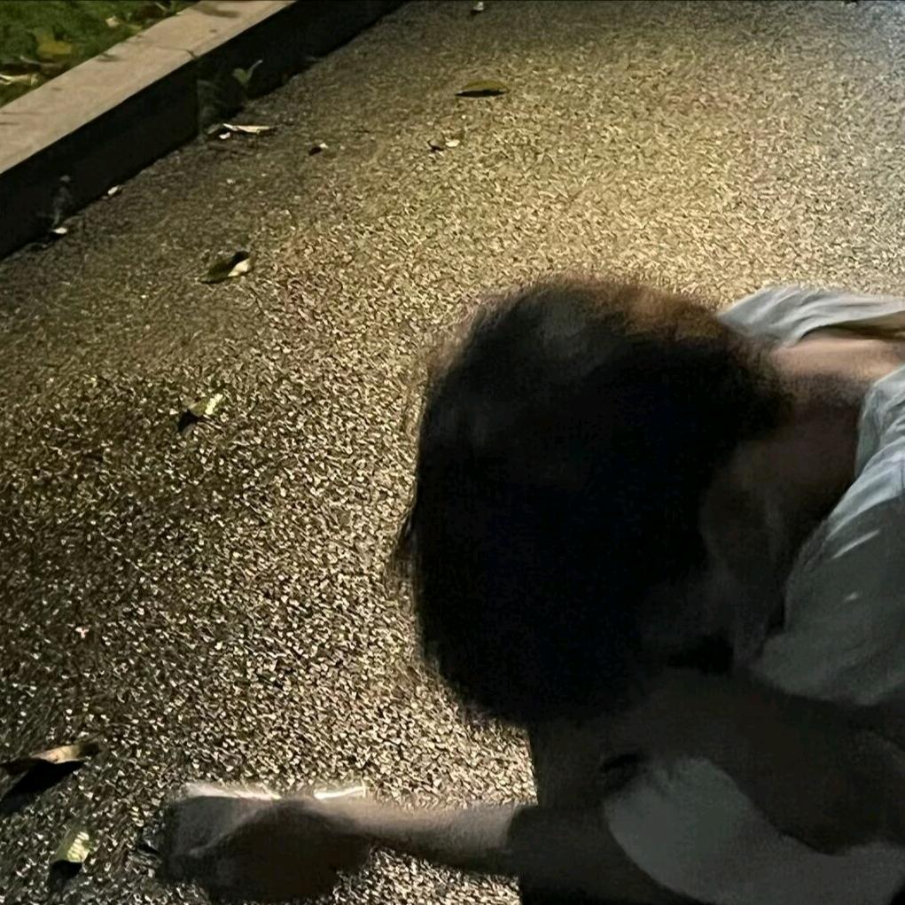 水枪装尿 呲谁谁叫