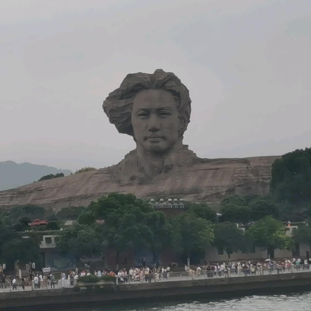 顿顿啃