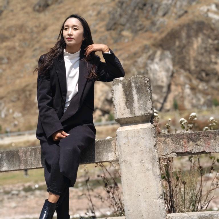 快乐女孩 ，