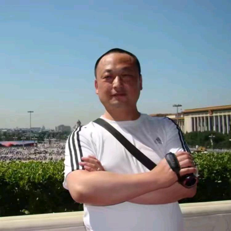 神采奕奕大公鸡