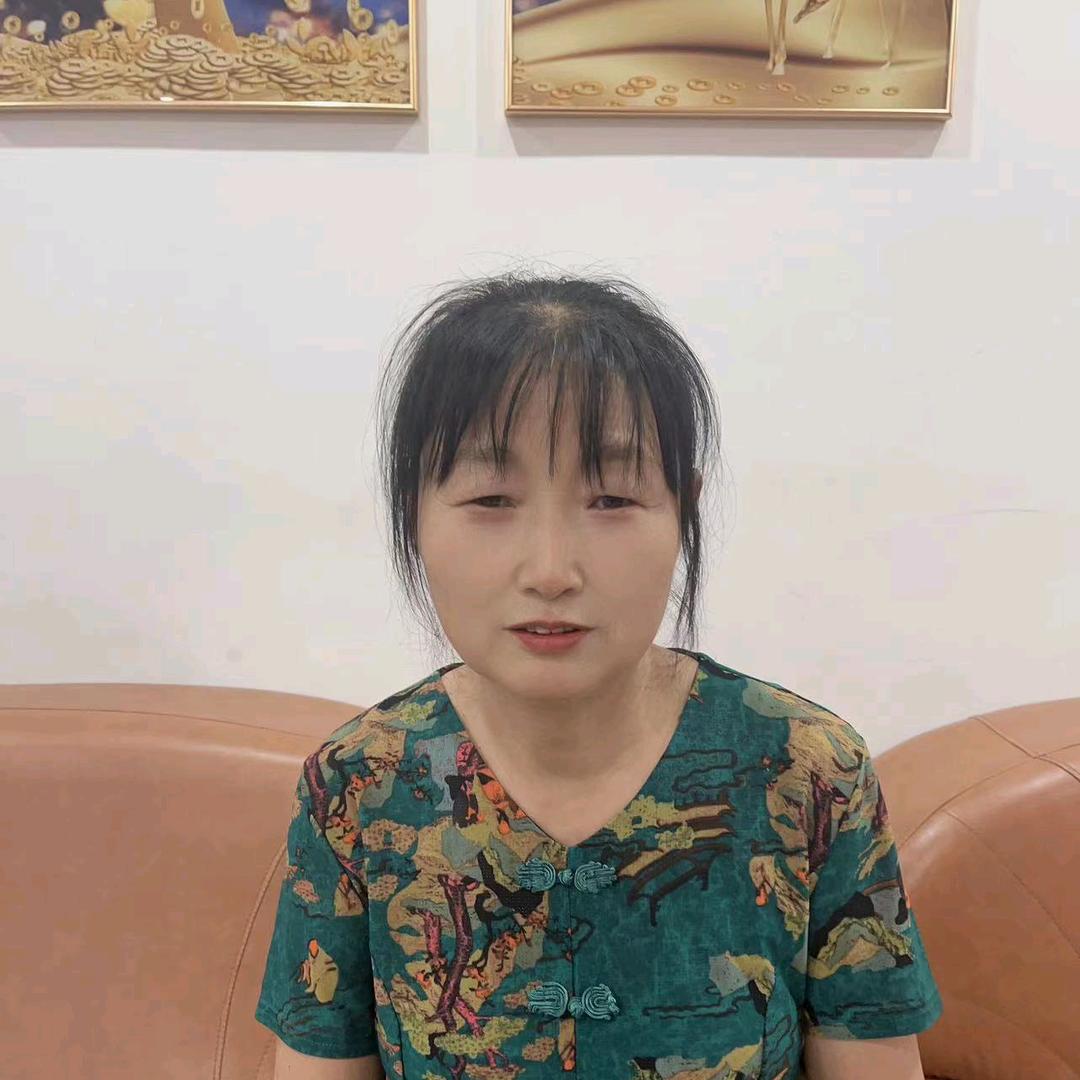 黄阿姨   *