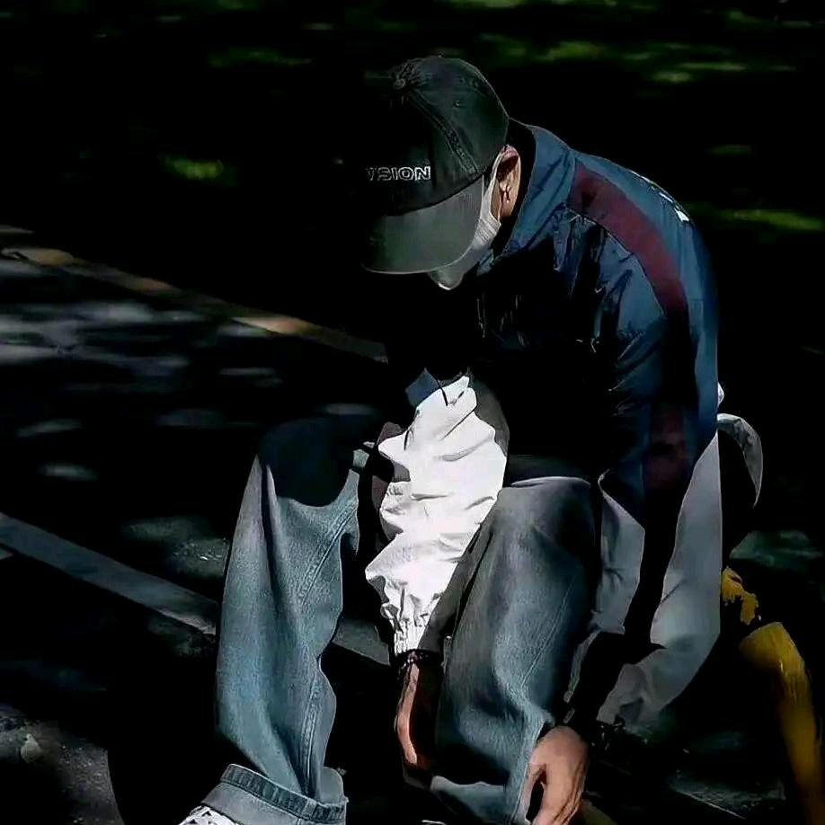九