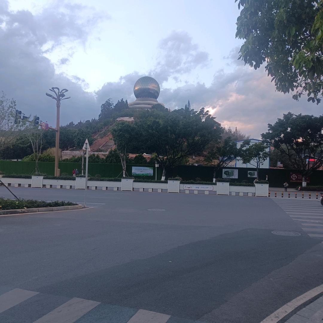 爱情好比一阵风，来无影子去无踪