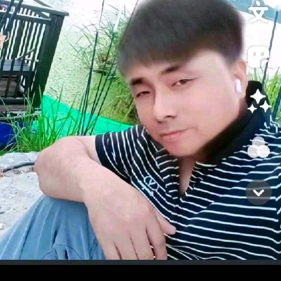 阿東👩‍❤‍💋‍👨