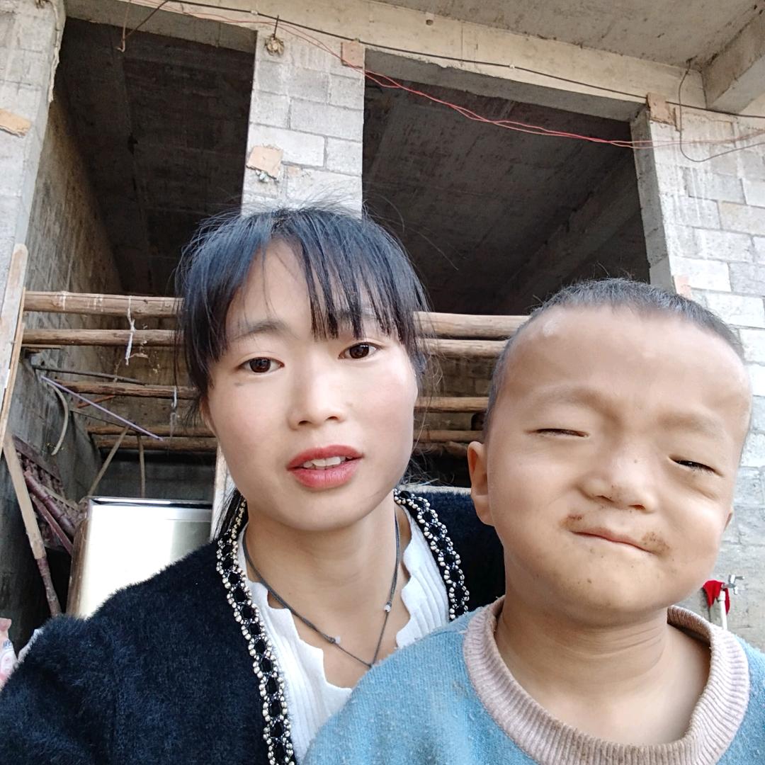 五个小可爱有一个是聋哑人