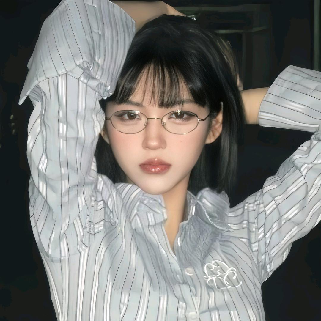 红绿蓝服饰