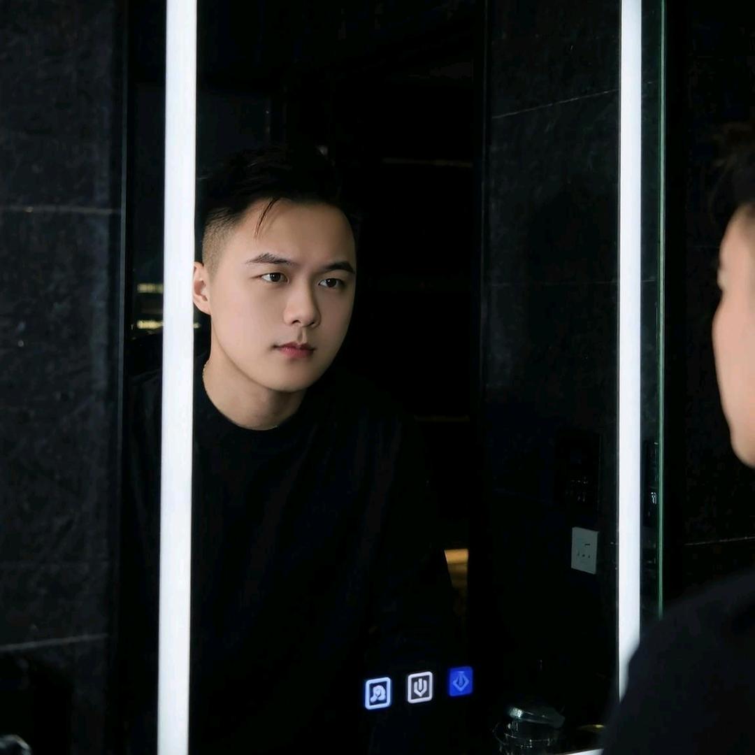 纠结伦
