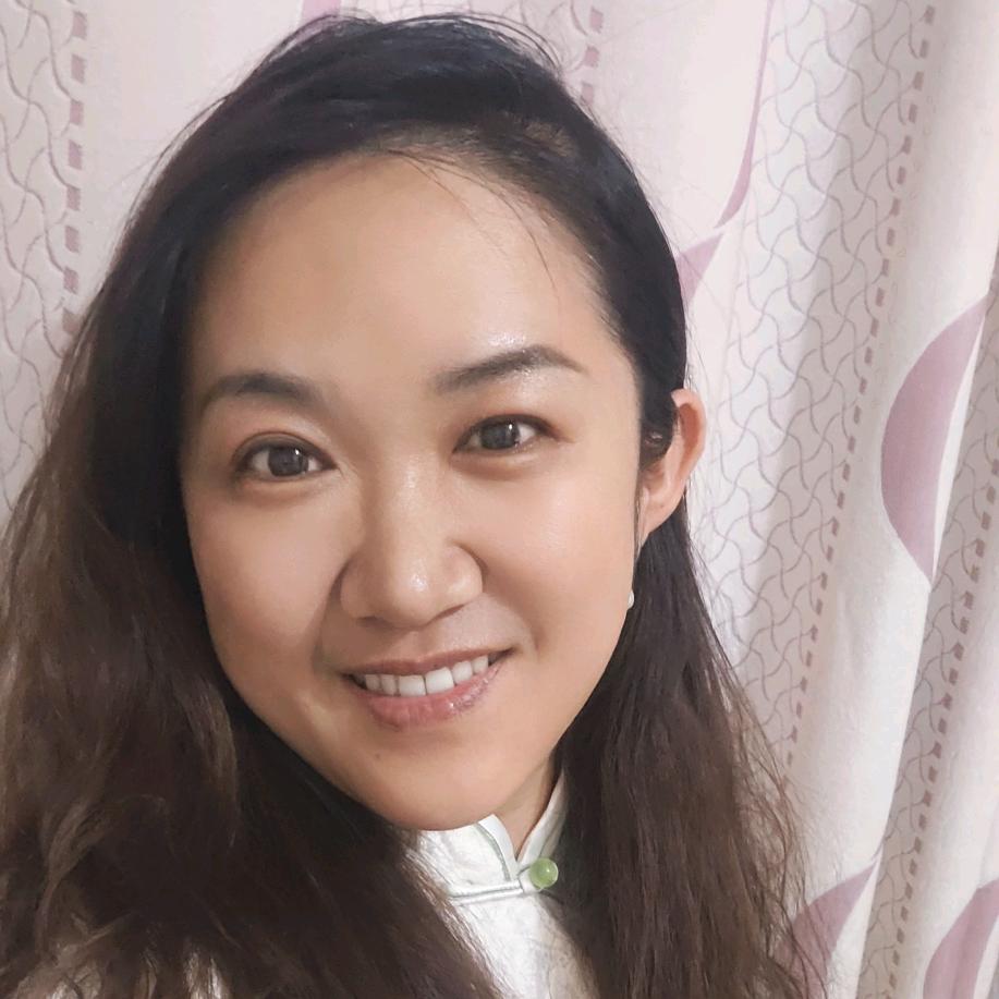 沐浴阳光果果头像