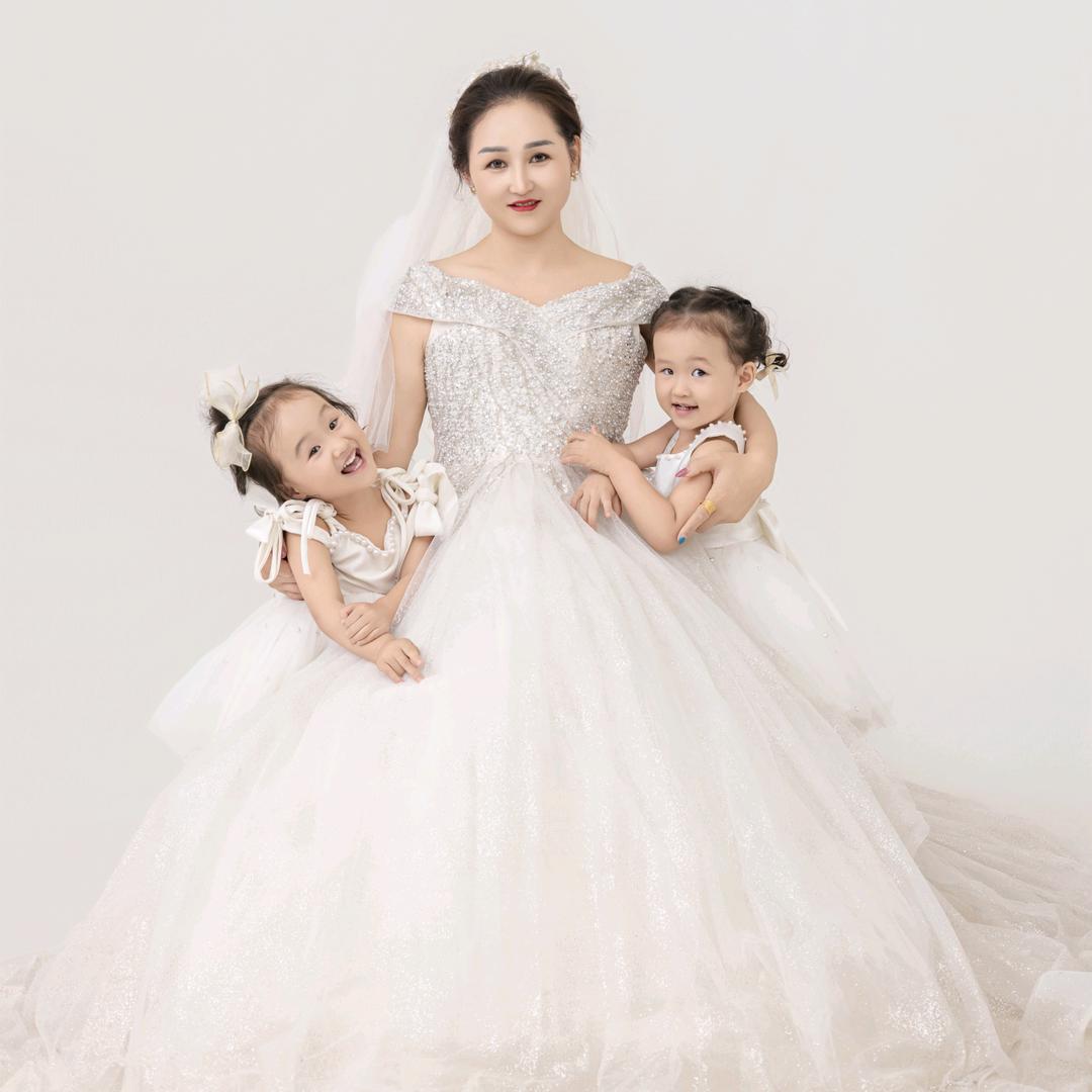 双胞胎萌娃👶🏻