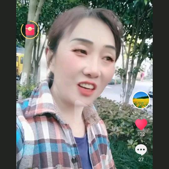 爱唱歌的肖奶奶