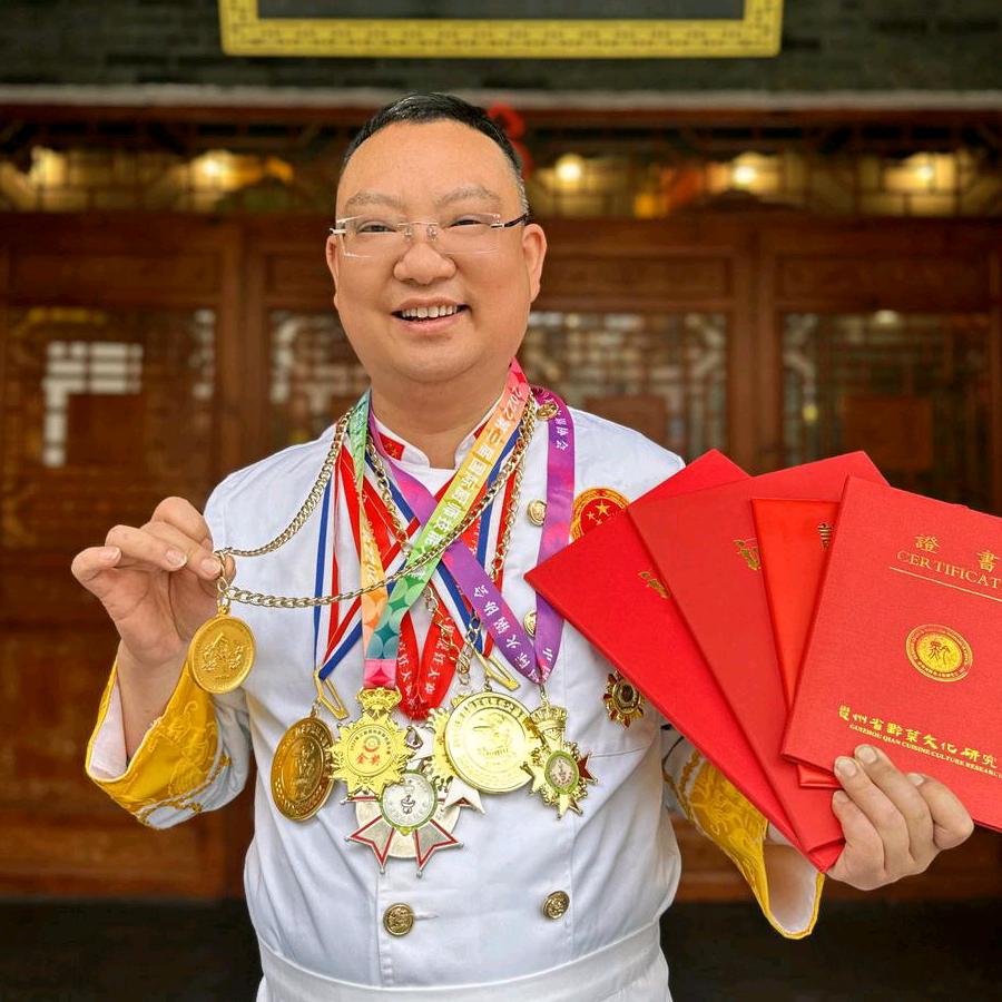 龙里苗家大院特色羊脚火锅