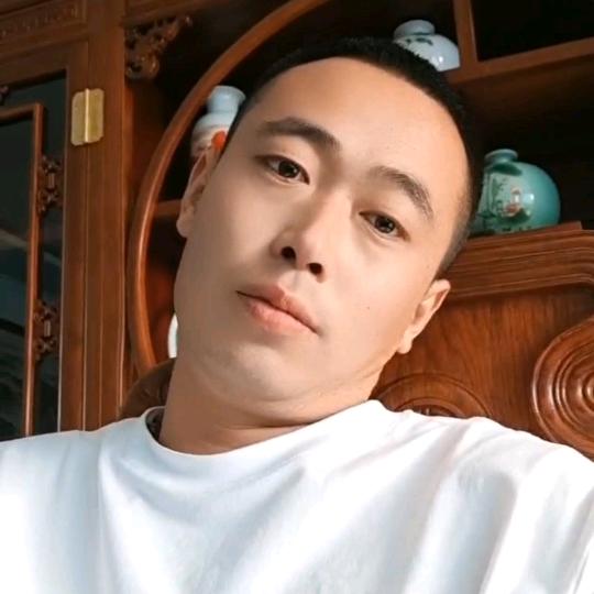 小王不哭