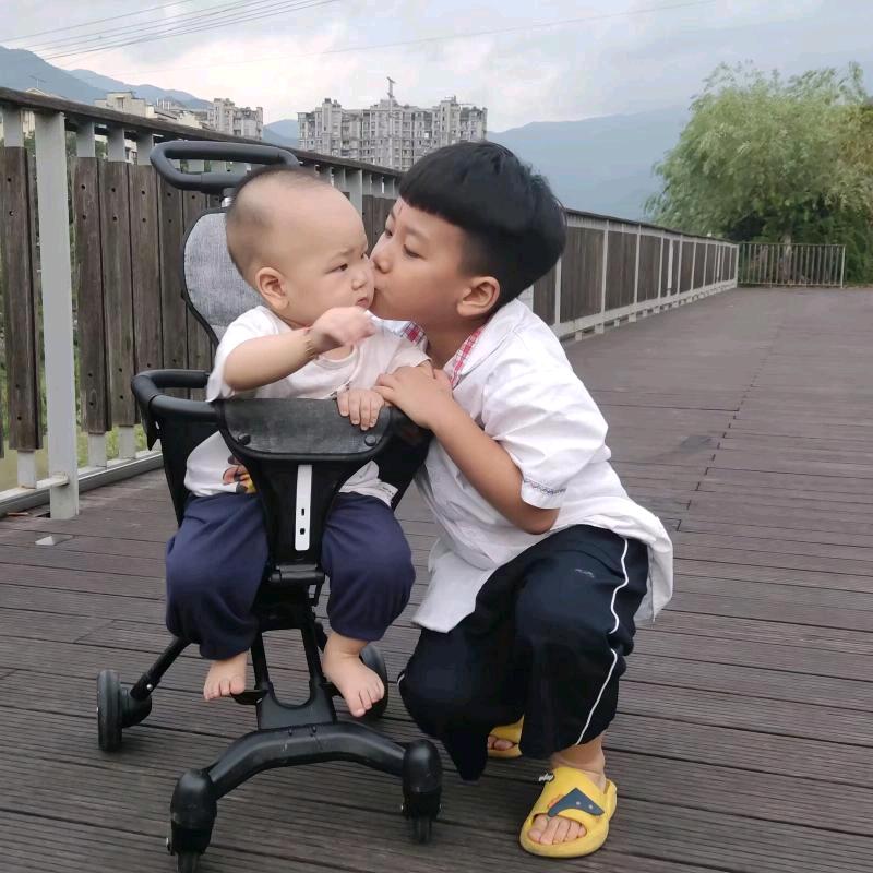 四月