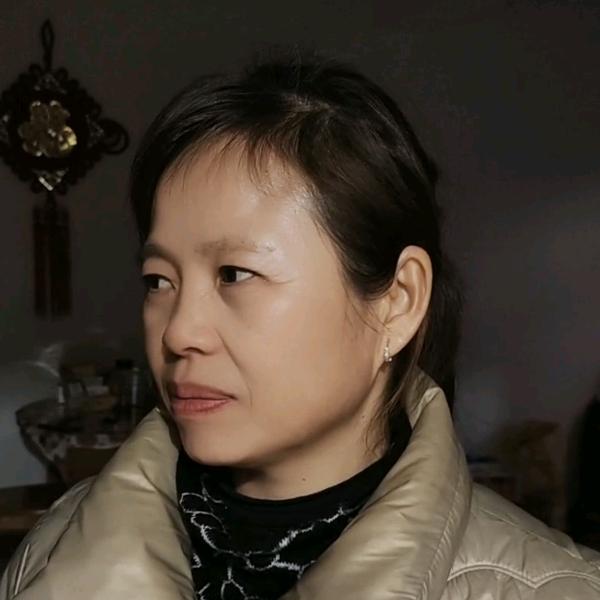 小芹子《20：10开播不见不散》