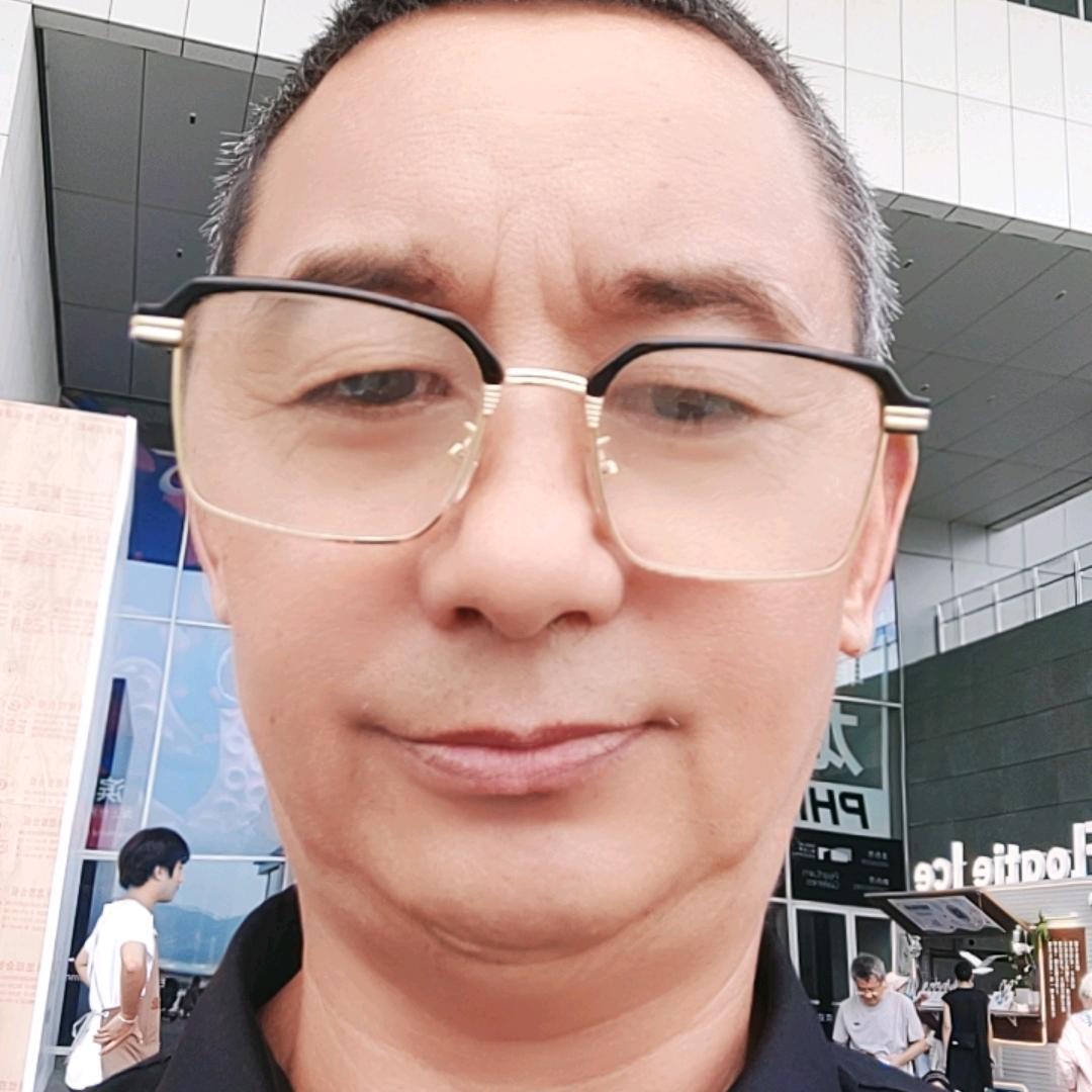 成发羊绒服饰有限公司欢迎来样订做加工