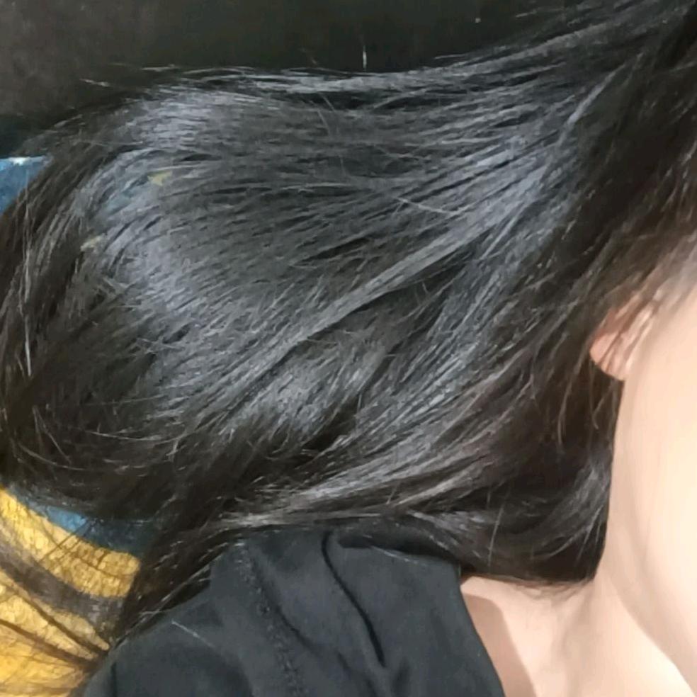 英英，