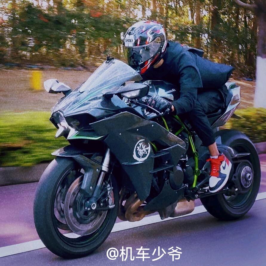 机车少爷
