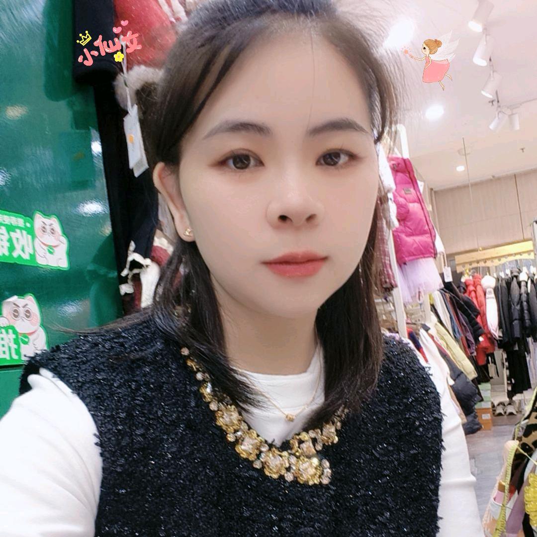 爱咪朵服装红