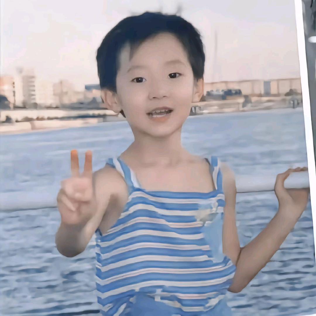 王曼昱你的花拿反了