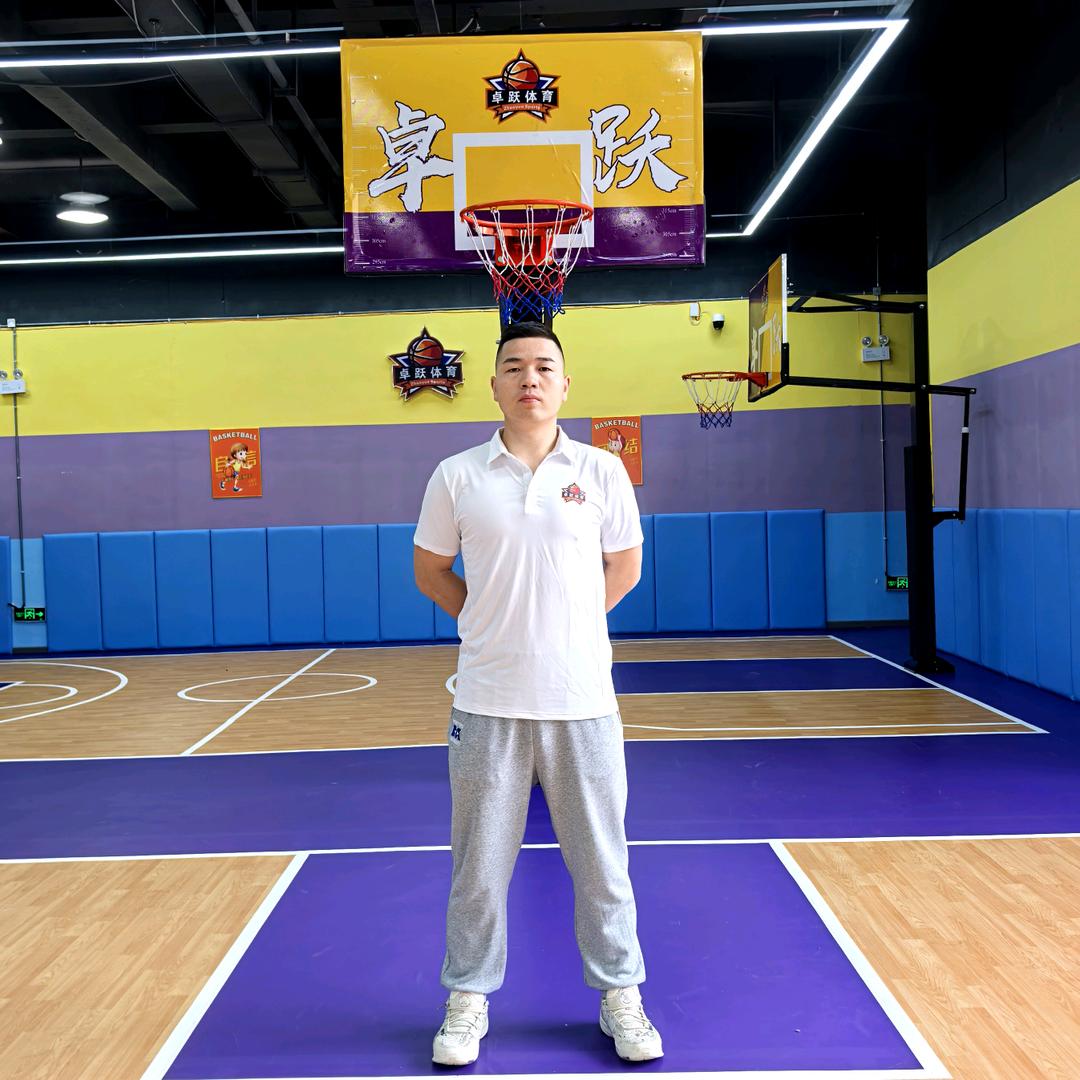 开阳卓跃体育石教练