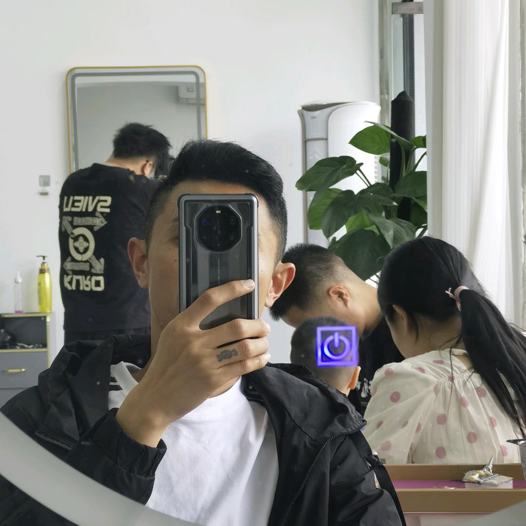 李优秀.