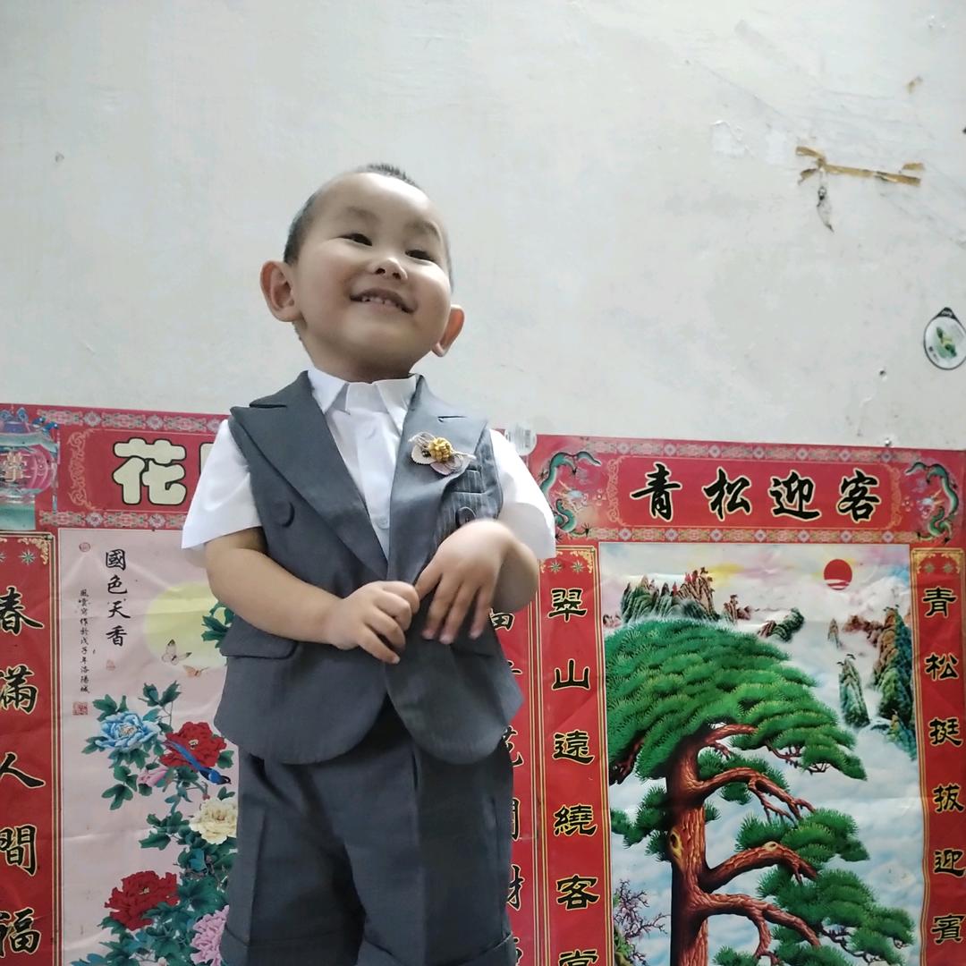 阿凯溜车