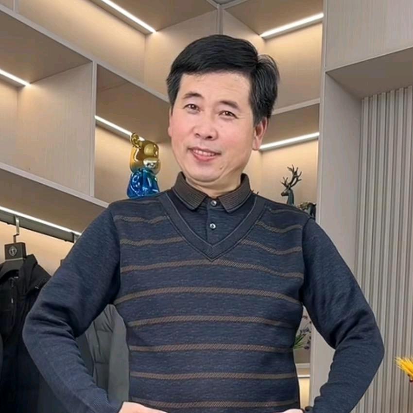 卓旭爸爸装