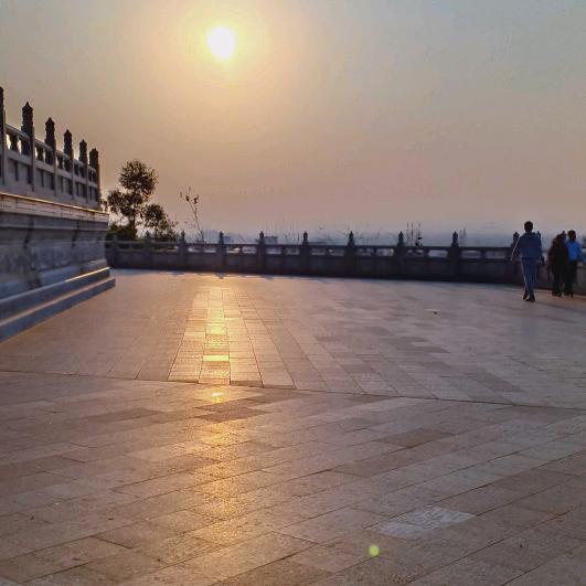 宝辉对面袁记饭店