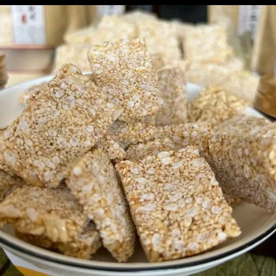 卖蔬菜的小伙子