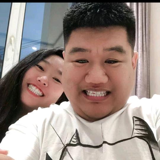 左左，