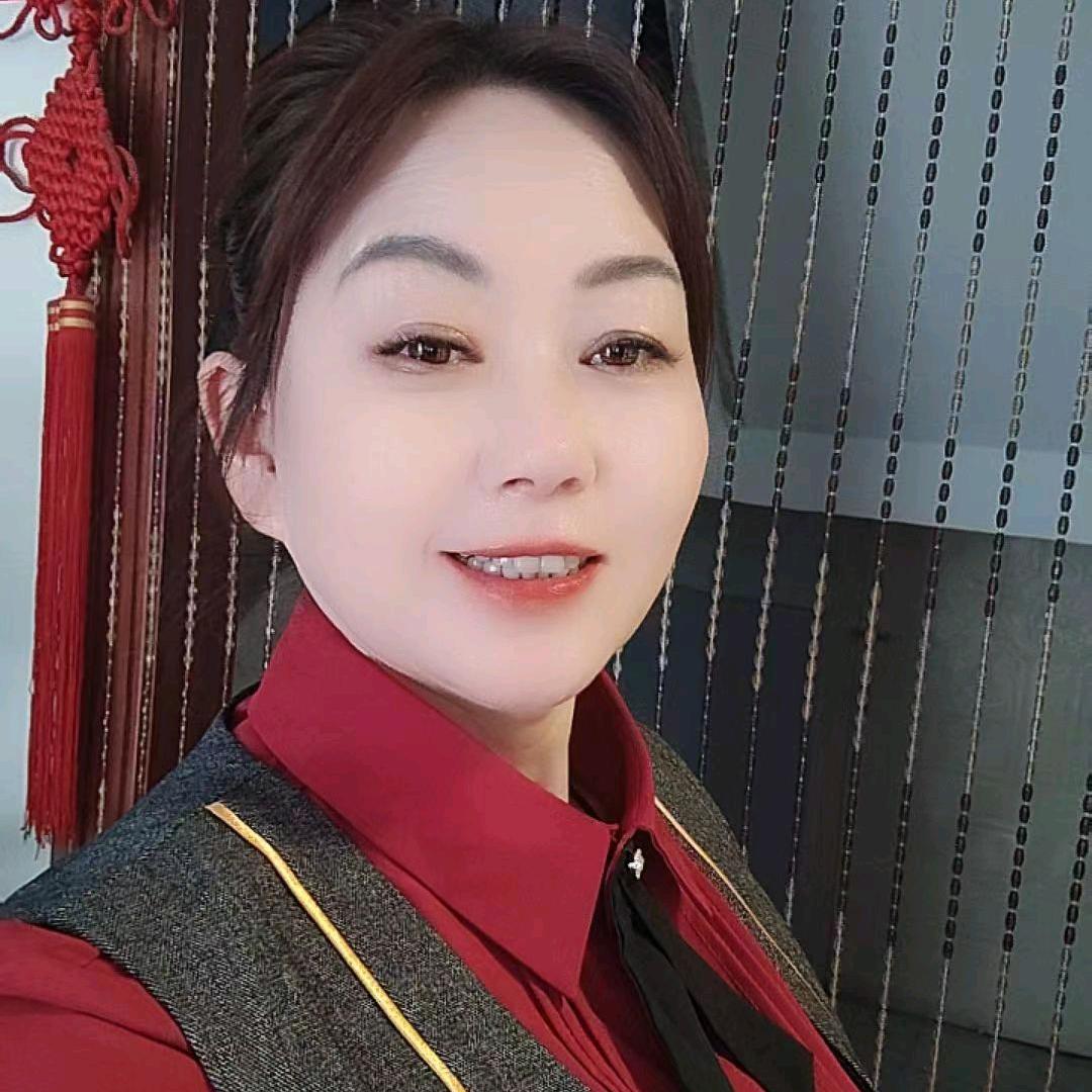 深秋的风（常兴女子礼仪服务队）