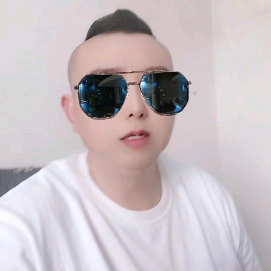 大帅(*￣3￣)╭♡❀