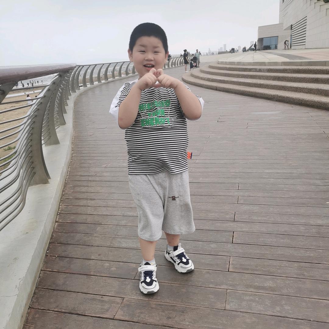 @夜幕下浅浅的微笑