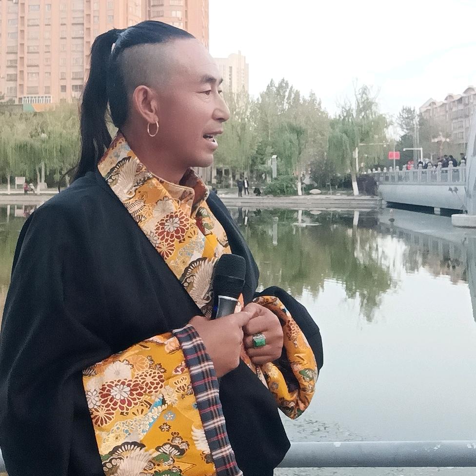 贡嘎扎东